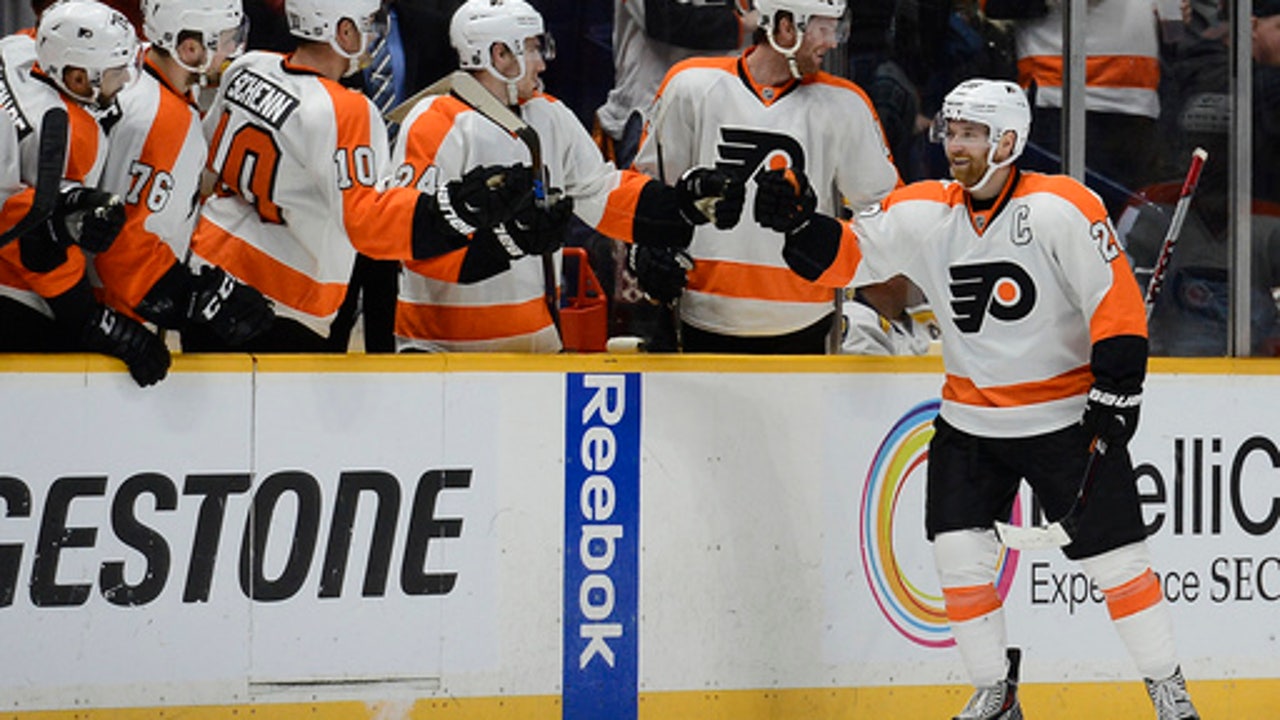 Simmonds scores twice to lead Flyers past Predators 6-3